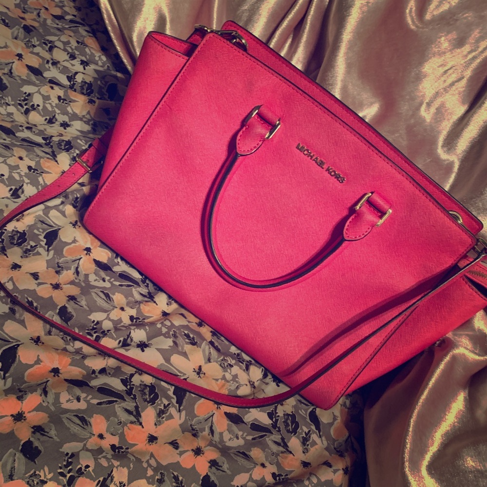*SALE!* Pink Michael Kors purse